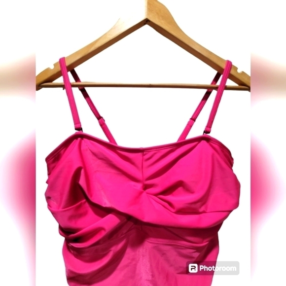 Large Hot Pink One Piece Swimsuit 🩱 Vacation Beach Summer - Picture 3 of 8